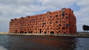 Kööpenhaminan uusi arkkitehtuuri on rohkeaa, mutta istuu hyvin satamaympäristöön. Kuva: R.A.
