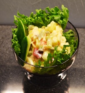 Savukalasalaatti – Lähi(ö)ruokaa